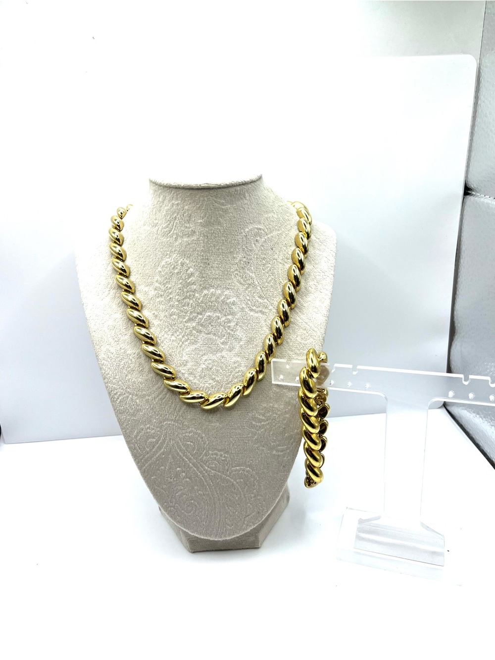 Vintage Gold Tone Macaroni Twisted Rope Link Necklace and Bracelet Set